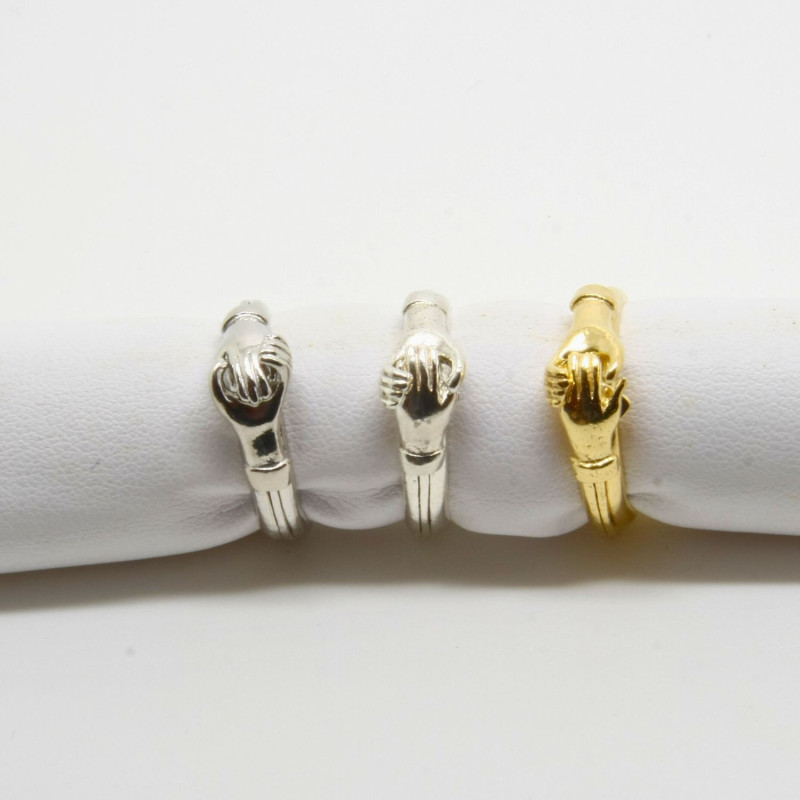 1011 - Anello Apribile con Mani che si Stringono sul Cuore in Argento 925